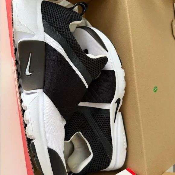 Nike Kids Black and White Presto Slip-On Shoes - Picture 4 of 7
